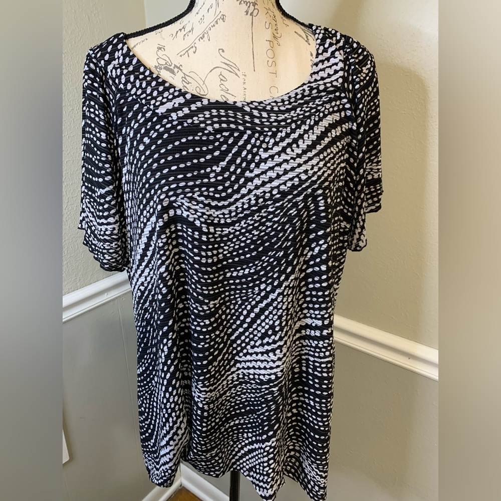 Susan Lawrence Black and Grey flowy Blouse